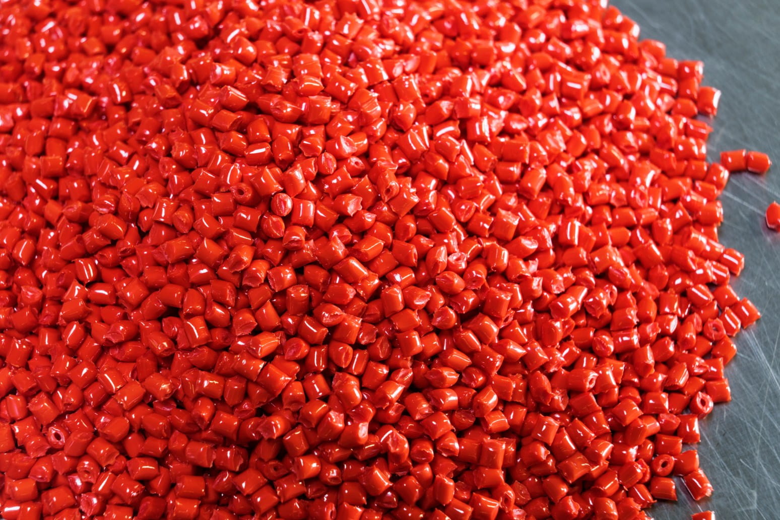 Red PA6 granules