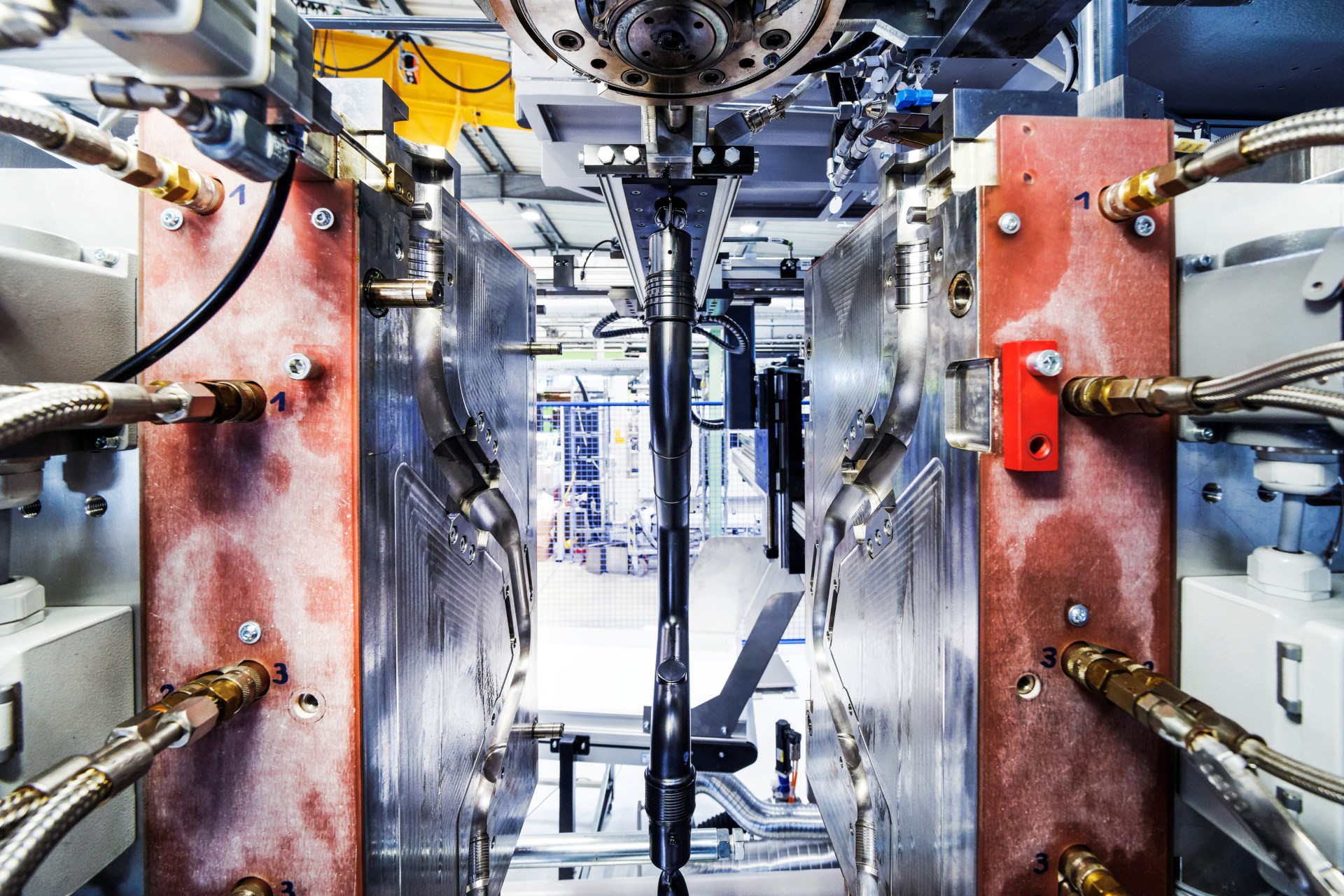 Close-up Blow Molding Machine