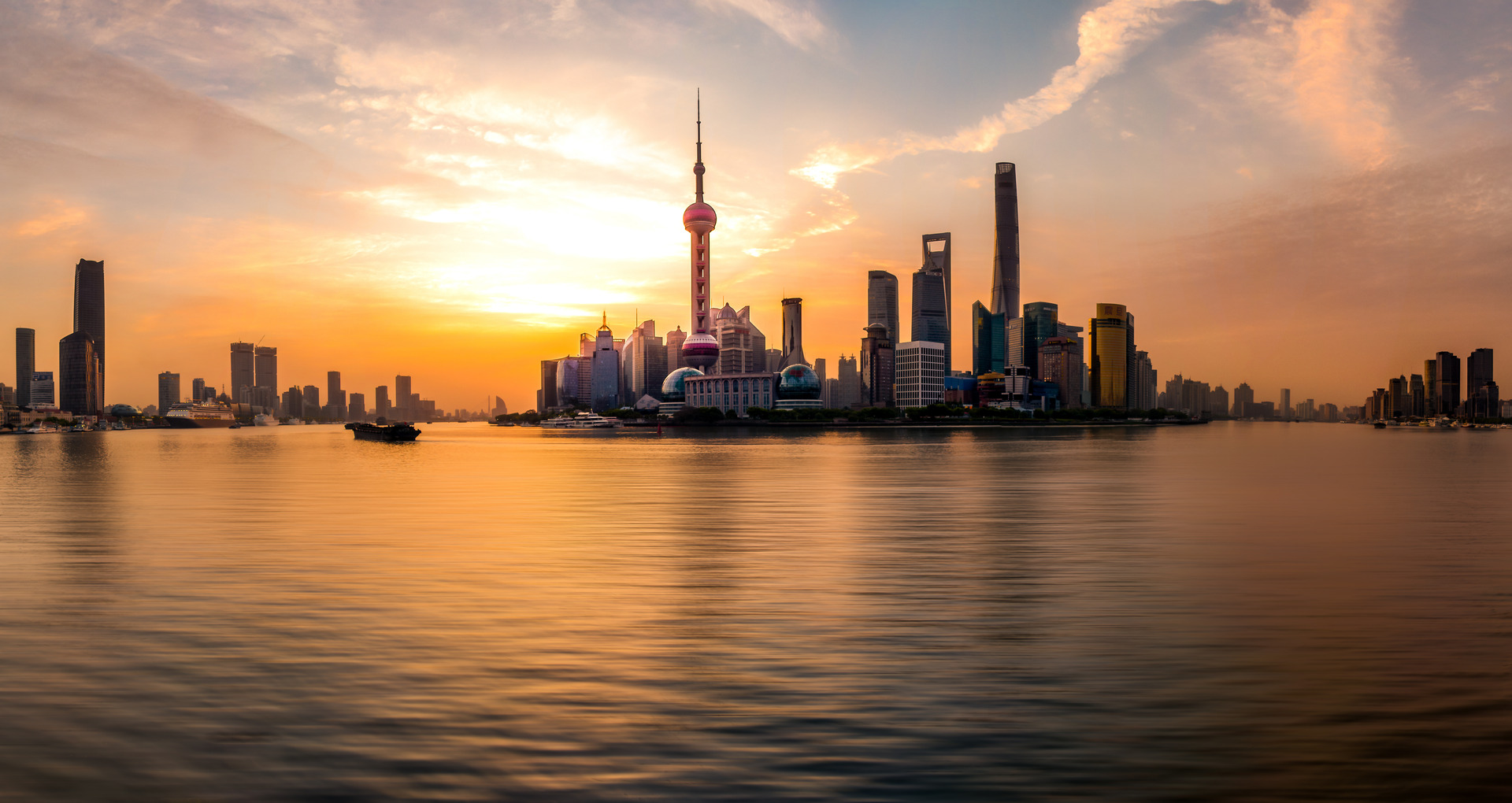 The panoramic sunrise over the Shanghai