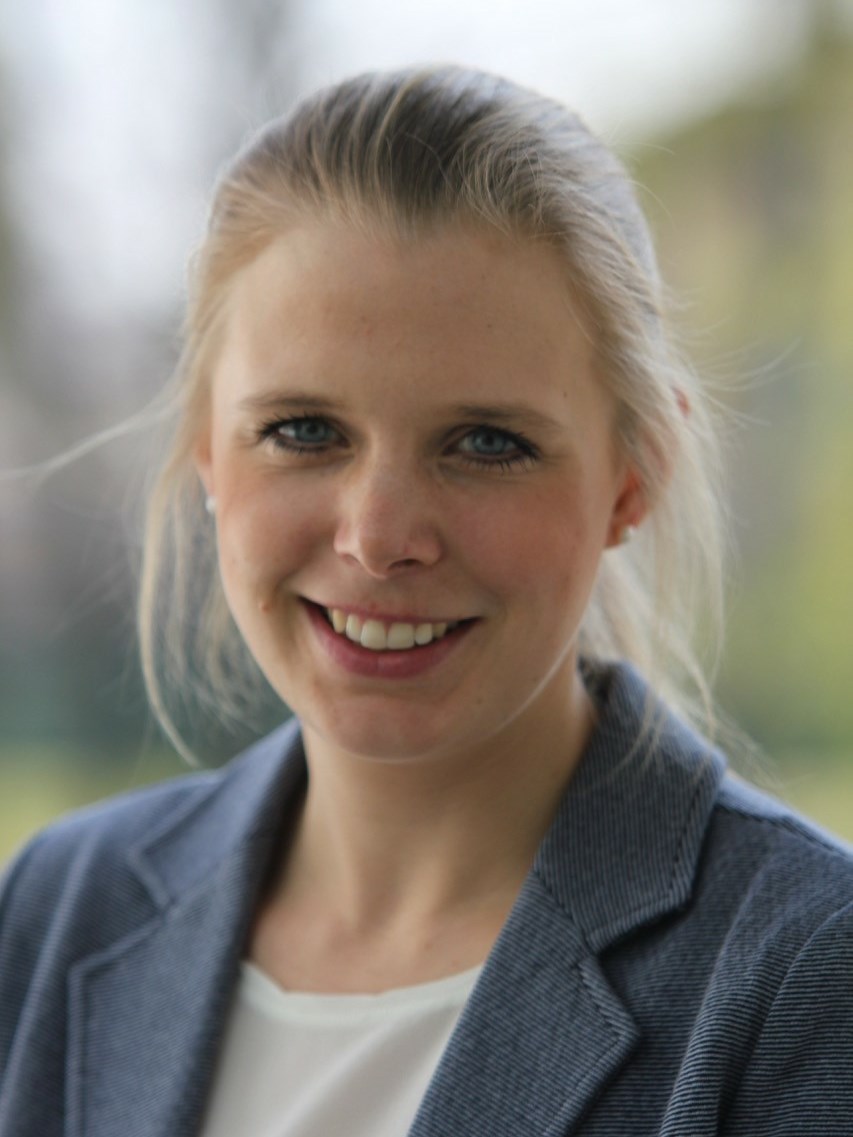 Enrica Zumnorde-Mertens, Veterinarian