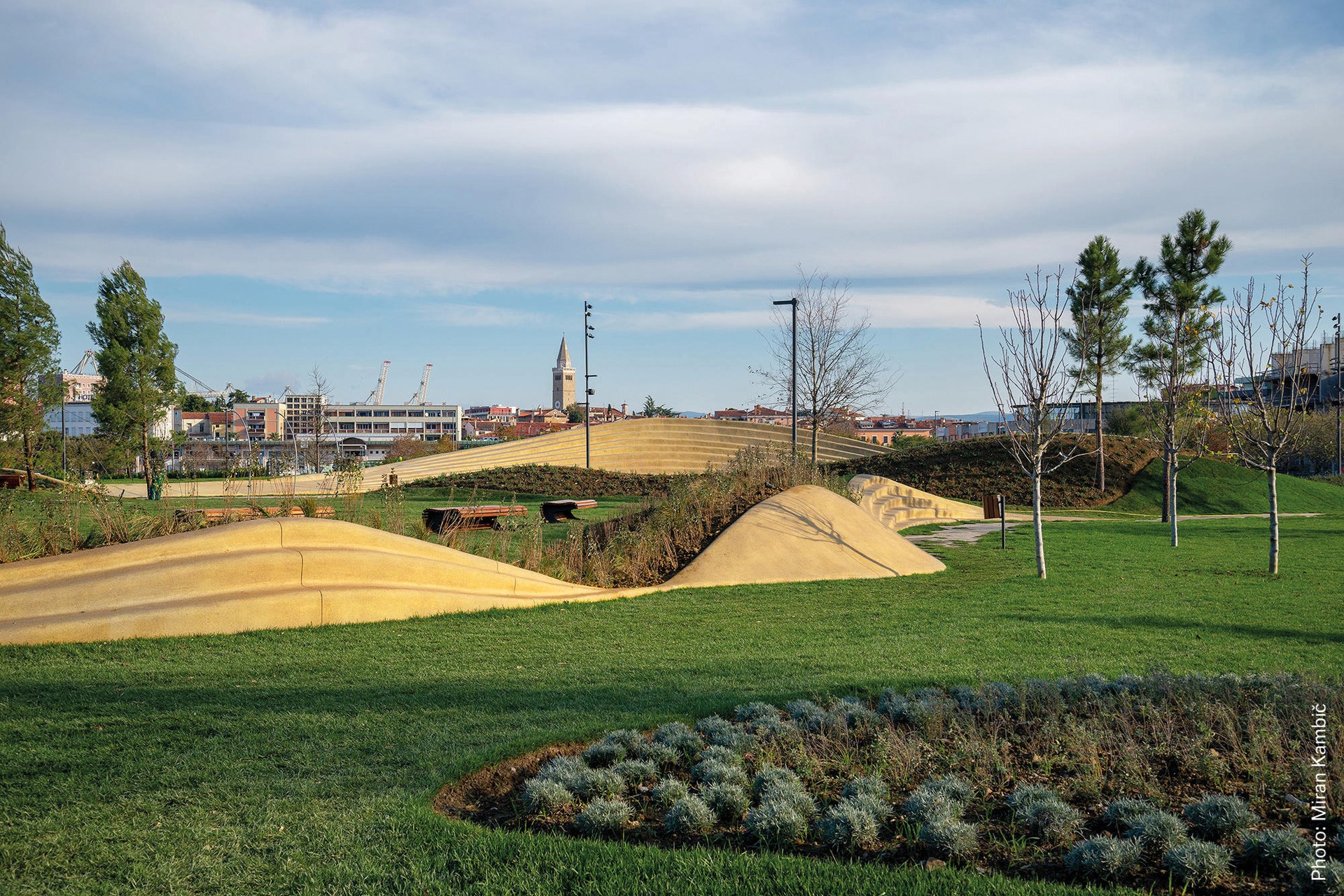 Koper Park - made of concrete colored with Bayferrox pigments