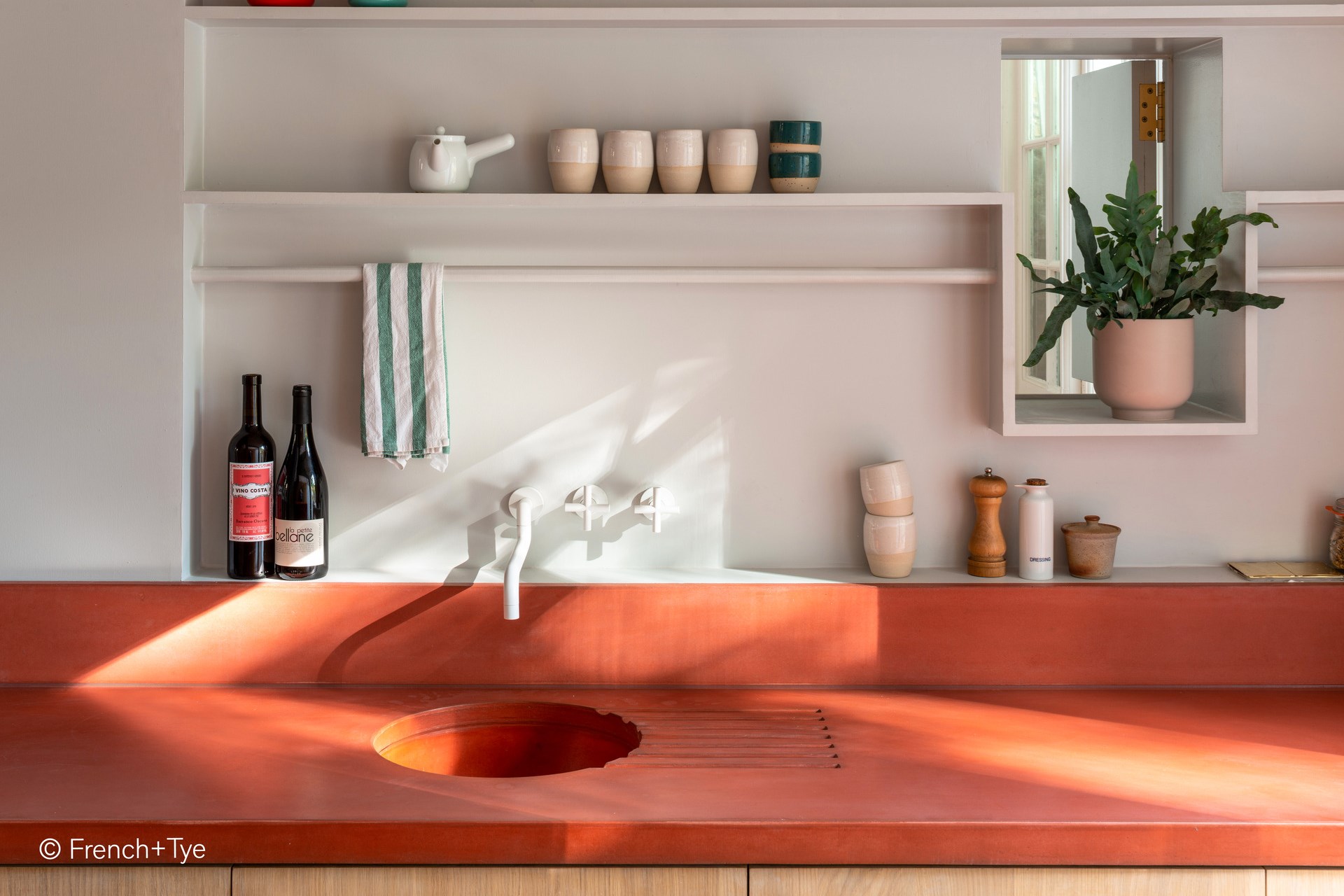 Image renovation townhouse London using colored concrete with Bayferrox and Colortherm pigments