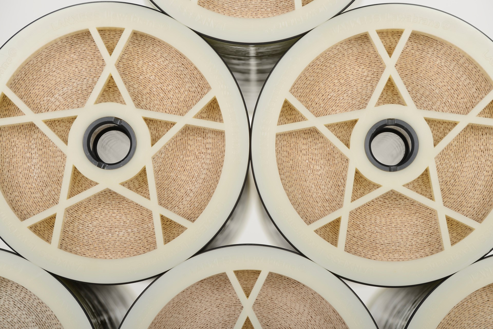 At its Bitterfeld site, Germany, LANXESS produces membranes for water treatment under the brand name Lewabrane.