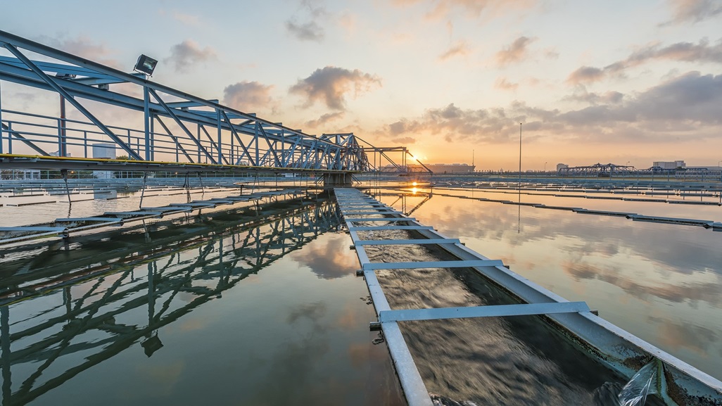 The Solid Contact Clarifier Tank type Sludge Recirculation process in Water Treatment plant with Sunrise