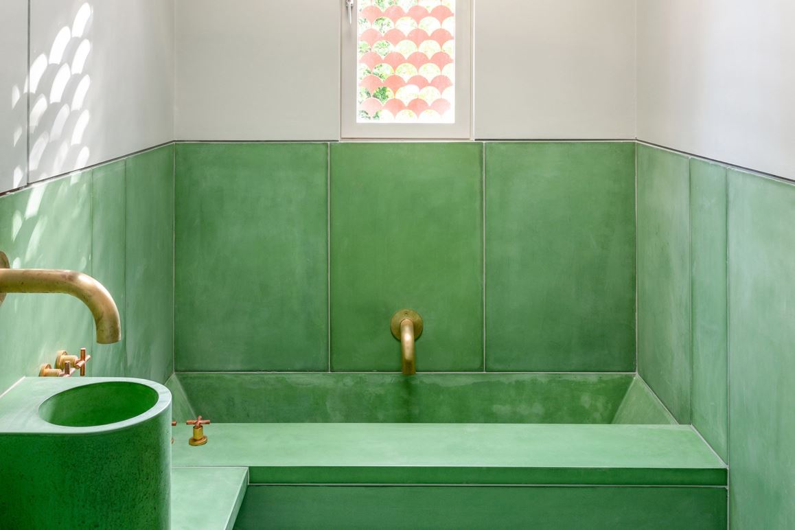 Image renovation townhouse London using colored concrete with Bayferrox and Colortherm pigments