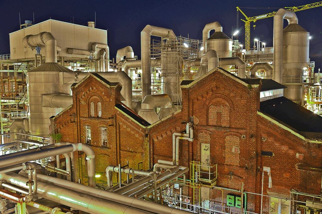 Production building, factory in Chempark Leverkusen, S-block

