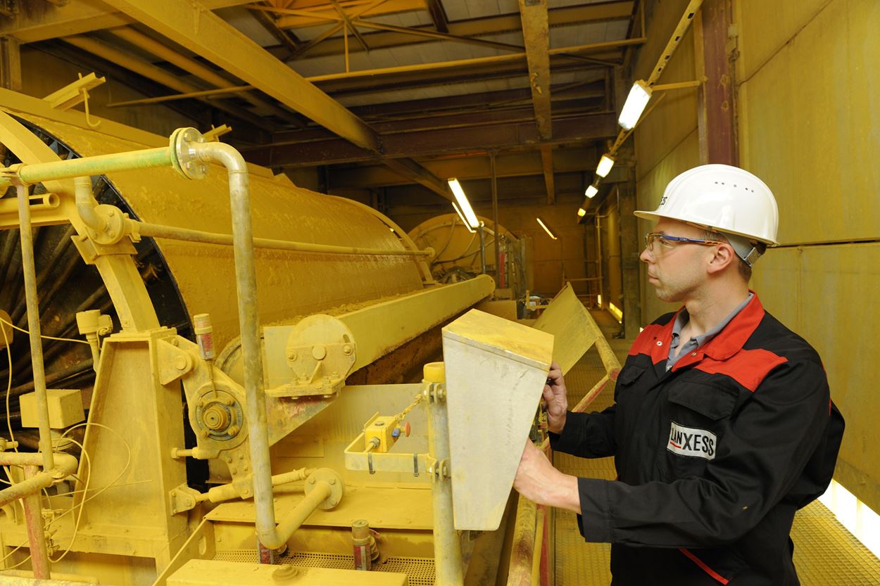 Produktion von Gelbpigmenten am LANXESS Standort Krefeld.