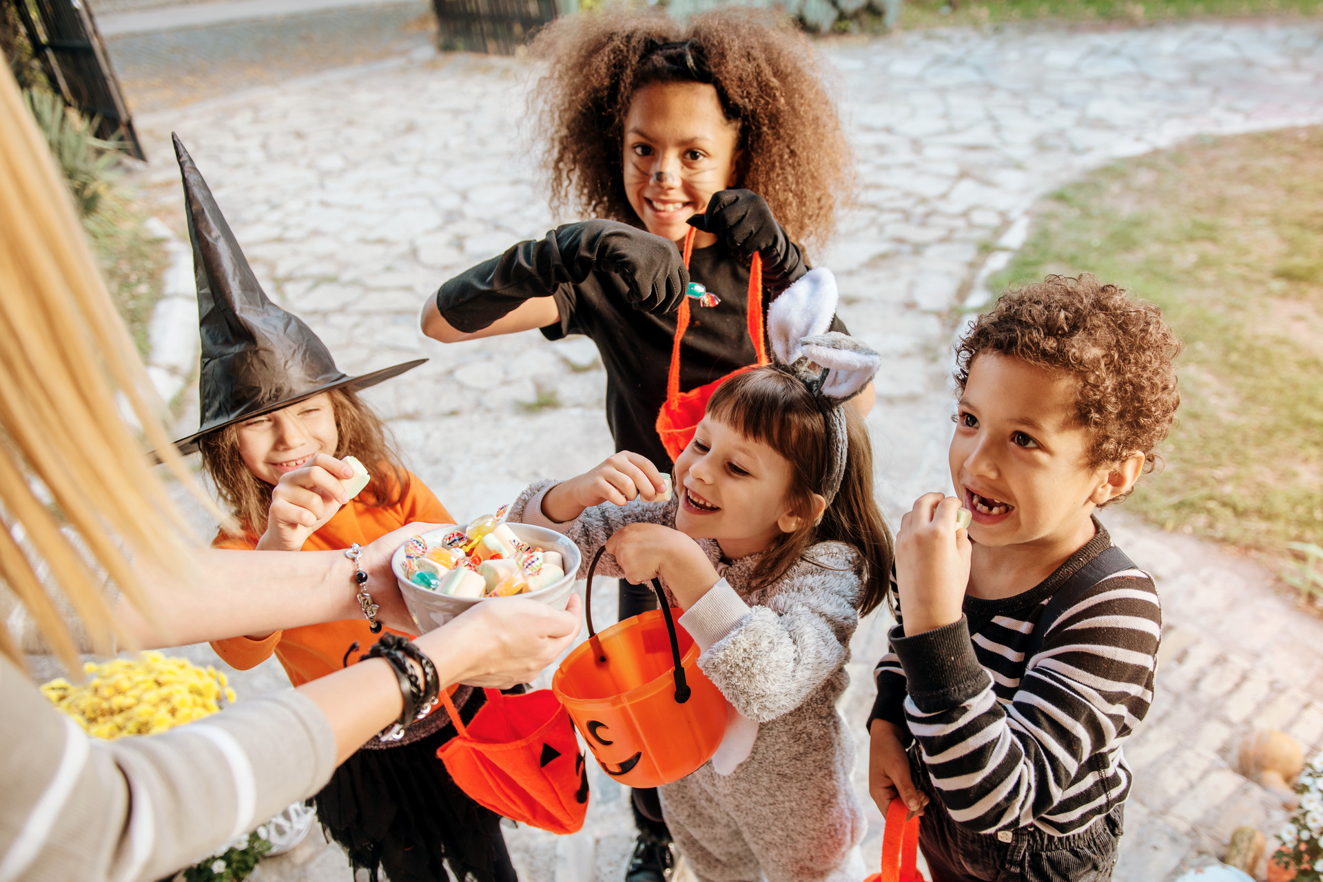 Süßes oder saures! Halloween ist der perfekte Zeitpunkt für leckere Süßigkeiten.