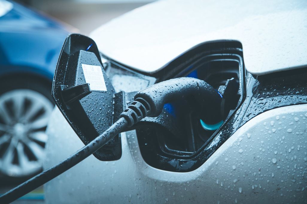 Elektroauto an einer Ladestation