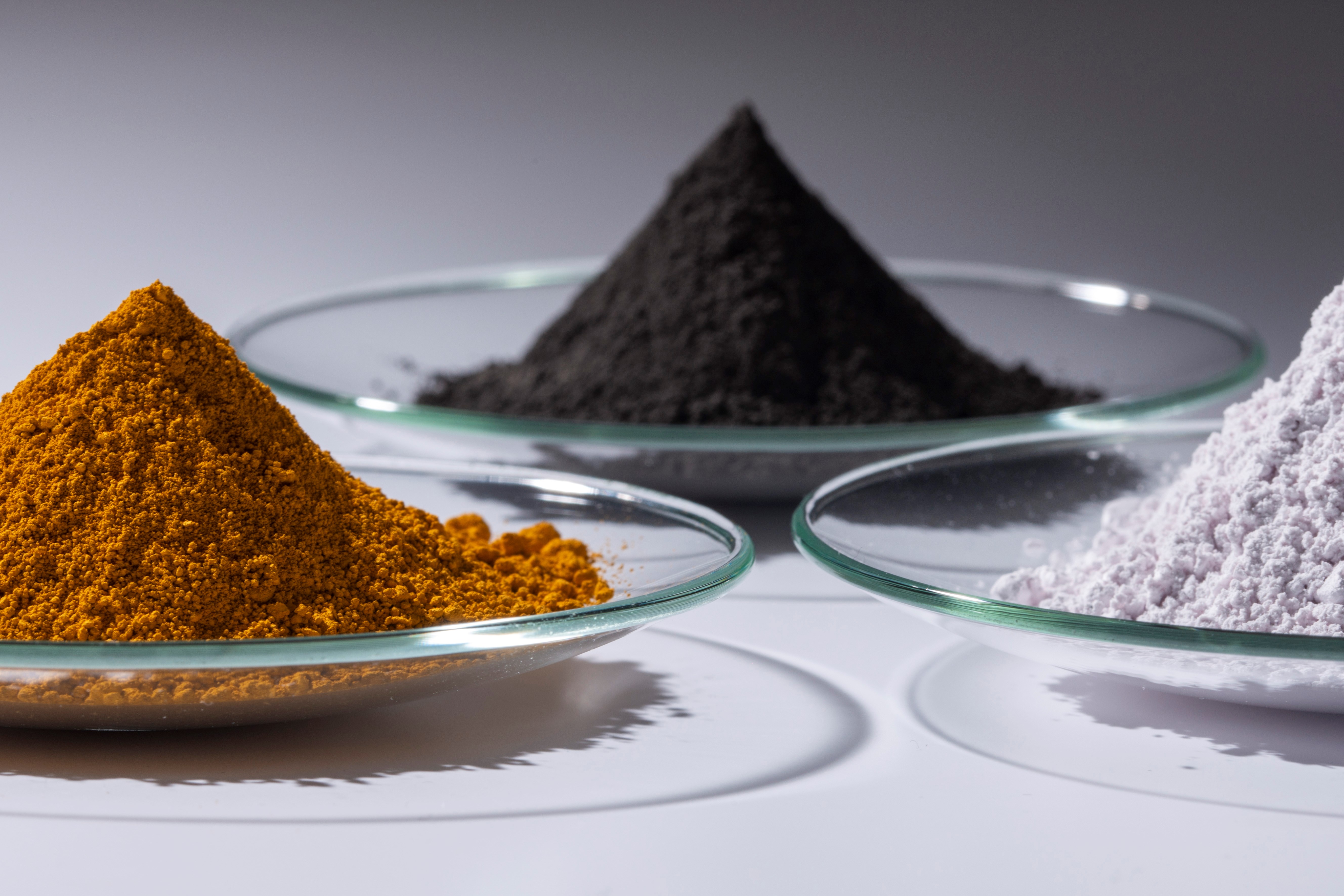 Iron oxide pigments for LFP battery cathodes