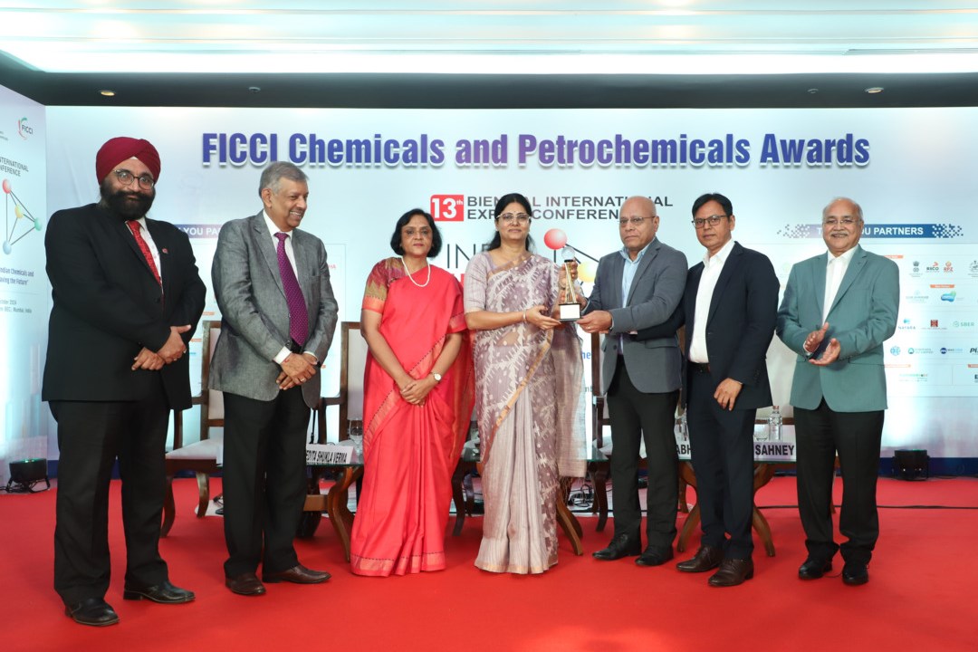 Namitesh Roy Choudhury Vice Chairman  Managing Director LANXESS India along with Balaram Khot Wholetime Director  Head of PTSE received the award on behalf of LANXES. getting Awards for DigiTech Front Runner of the year’ category in chemical sector. 