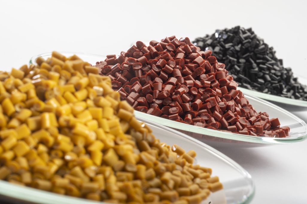 Masterbatch plastic granules colored with Bayferrox Pigments