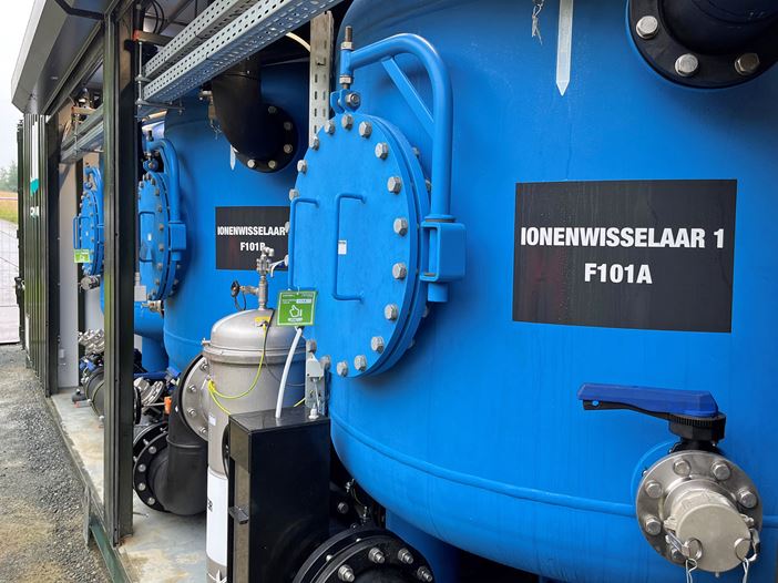 Modulare Anlage zur Wasserreinigung mit Lewatit TP 108 DW  Ionenaustauscherharz. Betreiber De Watergroep, Belgien