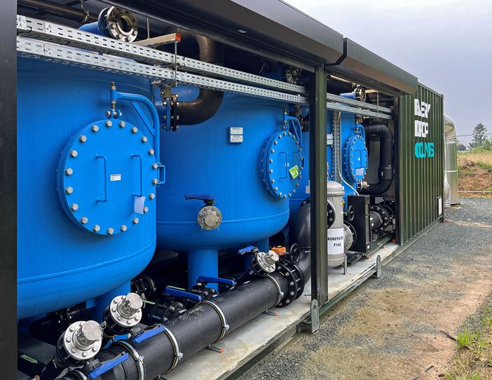Modulare Anlage zur Wasserreinigung mit Lewatit TP 108 DW  Ionenaustauscherharz. Betreiber De Watergroep, Belgien