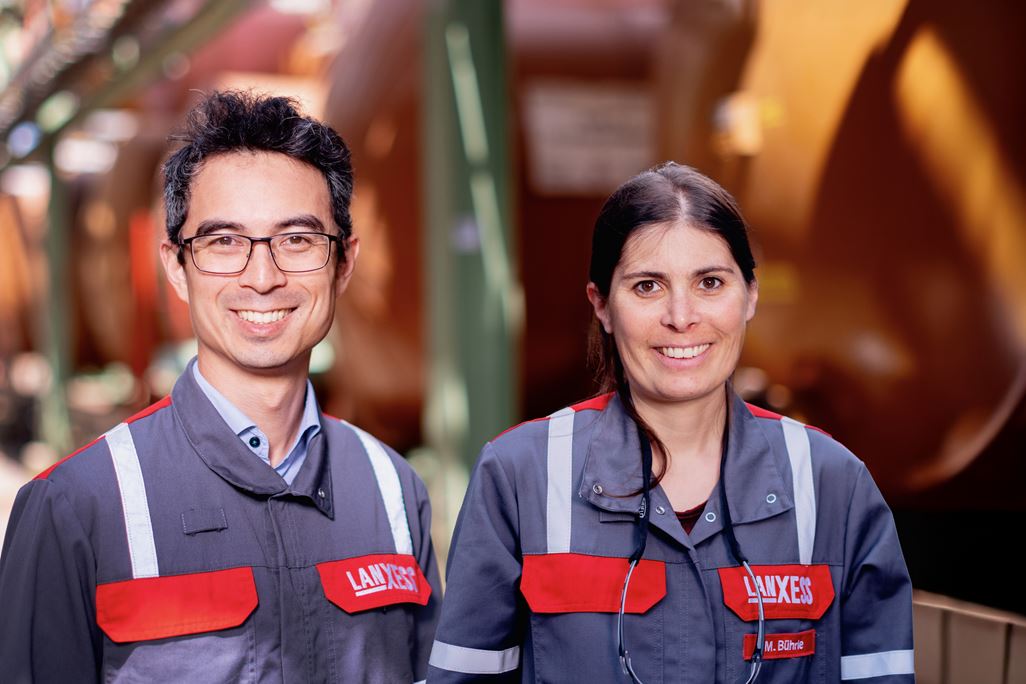 Dr. Oliver Grotkopp, 1st Plant Manager Mesamoll Plant, Krefeld-Uerdingen Dr. Miriam Bührle, 2nd Plant Manager Mesamoll Plant, Krefeld-Uerdingen
retouched