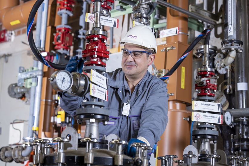 Man checks equipment Saltigo Plant 1 Dormagen