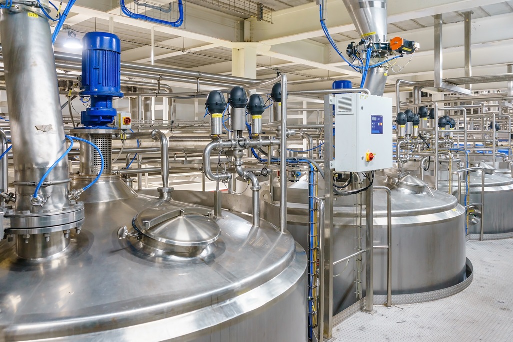 pharmaceutical factory equipment mixing tank on production line in pharmacy industry manufacture factory, Saltigo